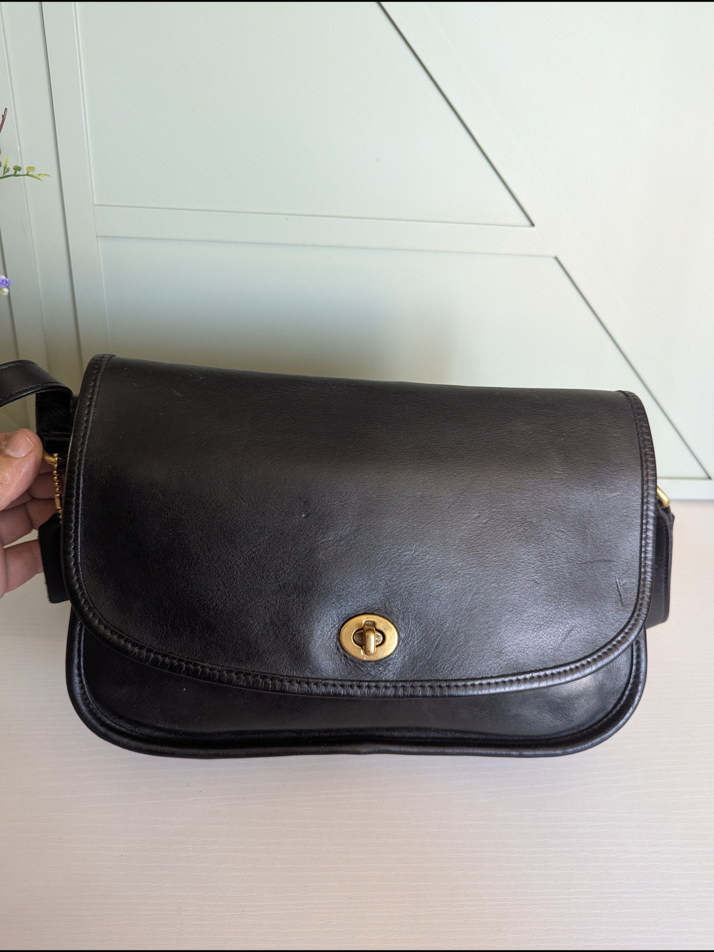 Coach Vintage Black Leather Crossbody with Gold Turn-Lock - Picture 8 of 13